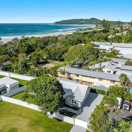 Exquisite 5-Bedroom Coastal Haven In Byron Bay Eksteriør bilde